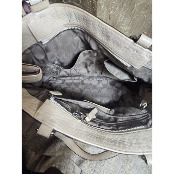 Vintage Coach Legacy Pebbled Leather Tote – Style L043-5056 – Creamy Buttery Tan - Picture 5 of 16